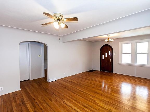 5th image of 749 Pardella Ave