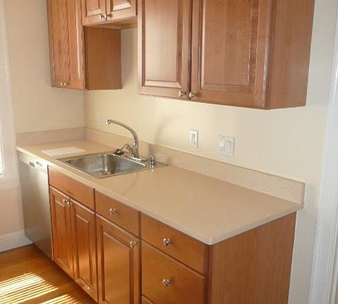 2nd image of 1555 Greenwich St