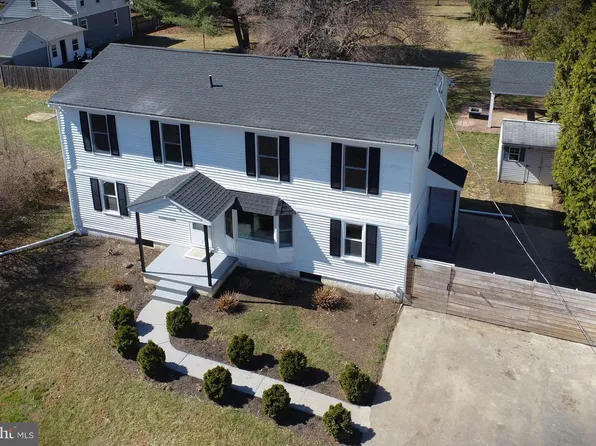 2301 Smiths Ln, Wilmington, DE 19810