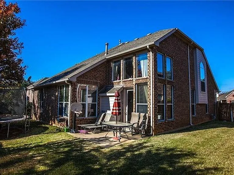 4533 Delaina Dr — Photo 16
