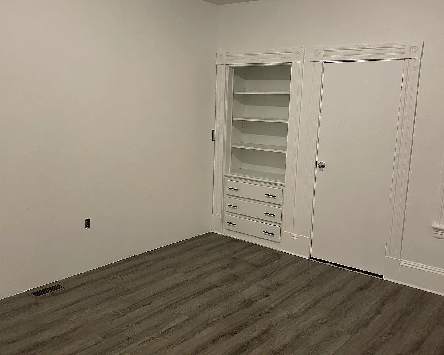 3 bed, 1300 sqft, $2,870 — Photo 3