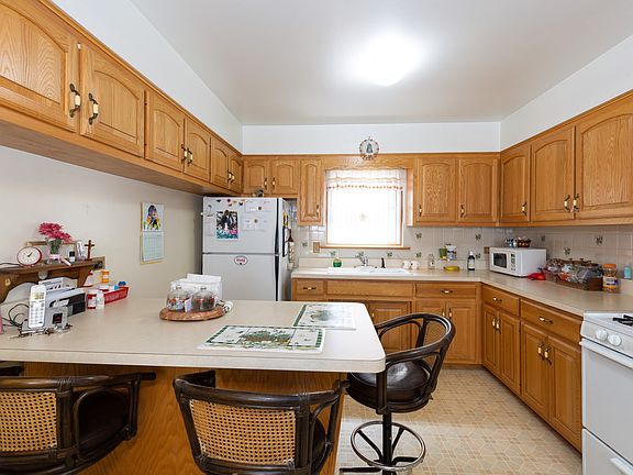 3rd image of 13236 S Avenue N