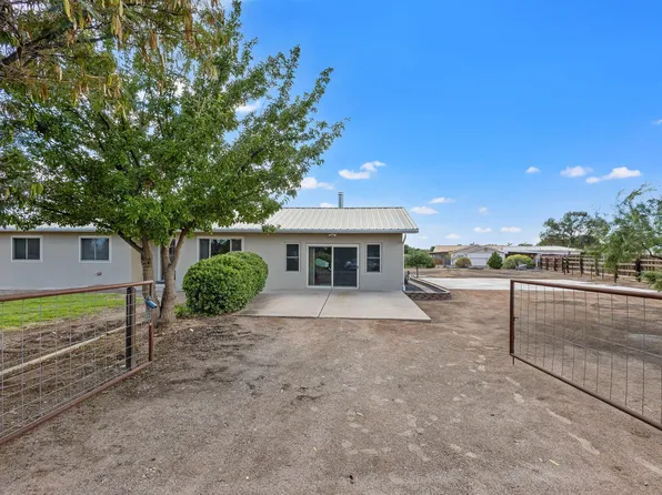 8 Silva Rd, Los Lunas, NM 87031