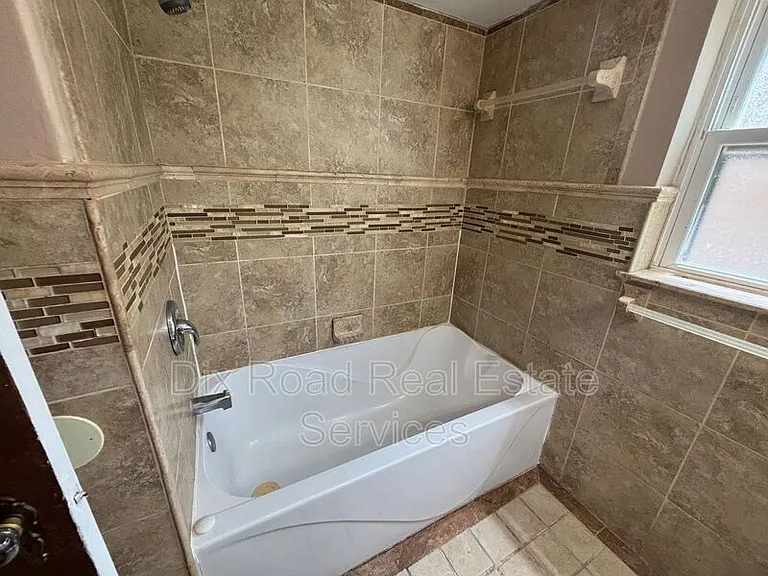 1927 Burroughs Dr — Photo 19