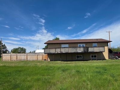 229 Central Ave, Sweet Grass, MT, 59484
