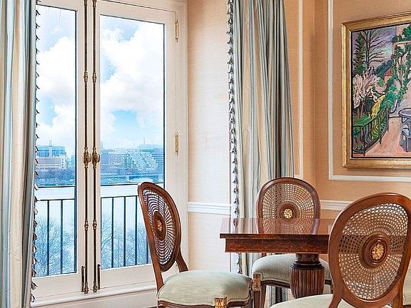 5th image of 274 Beacon St #Penthouse