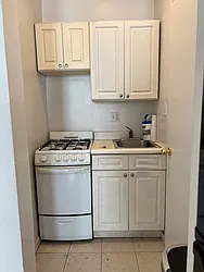 Rented by R New York