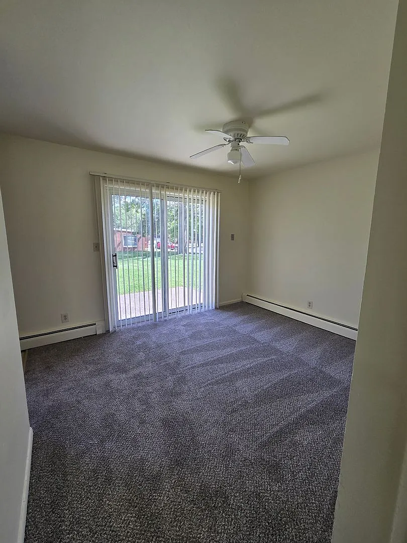 Mulford Park Apartments — Photo 3