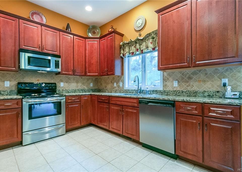 1st image of 20 Laila Ln