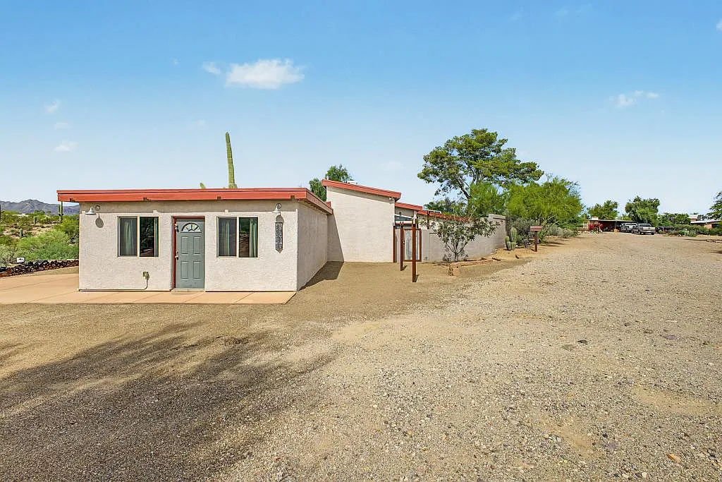 2845 N Silver Spur Dr — Photo 1