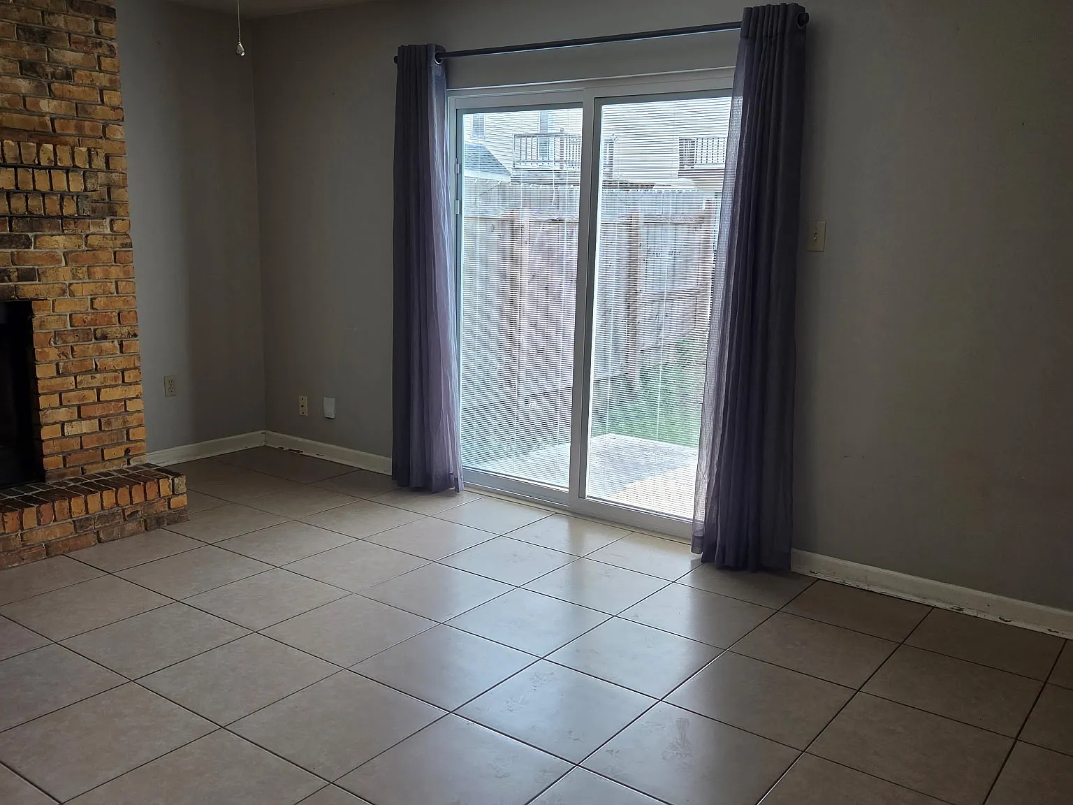 2 bed, 1.5 bath, 1100 sqft, $1,300 — Photo 3