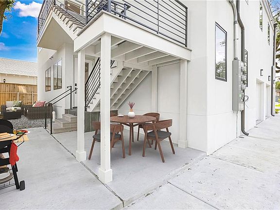 5th image of 2431-35 State St