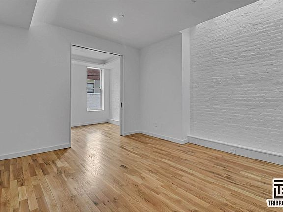 4th image of 319 E 93rd St #5C
