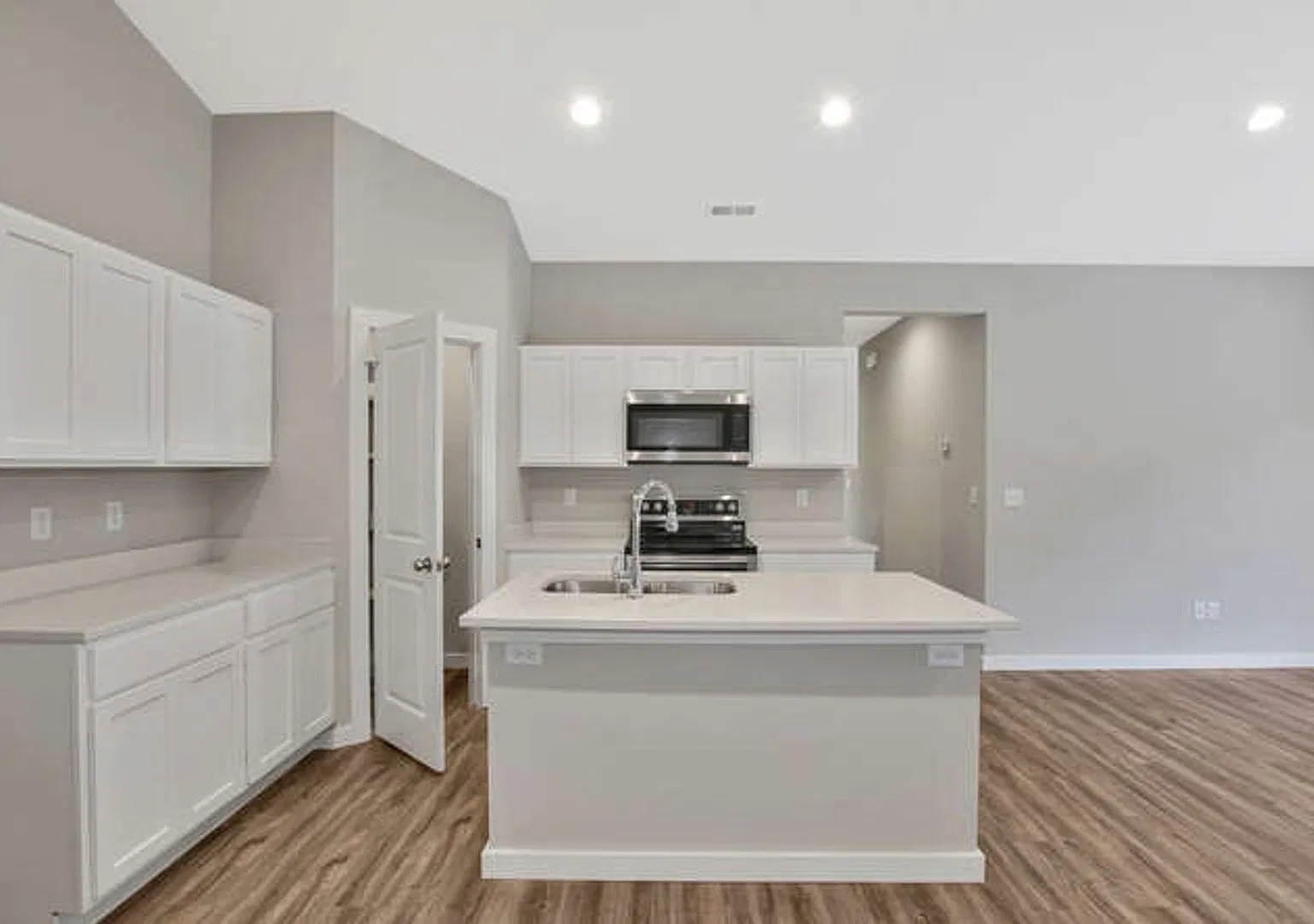 Haskell Court Duplexes — Photo 1