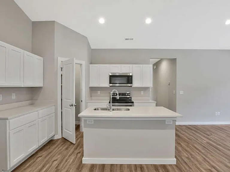 13543-13557 W Haskell St — Photo 30