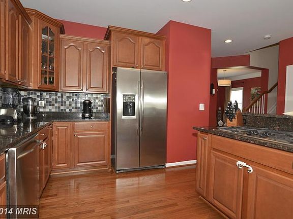 5th image of 21944 Panmure Ct
