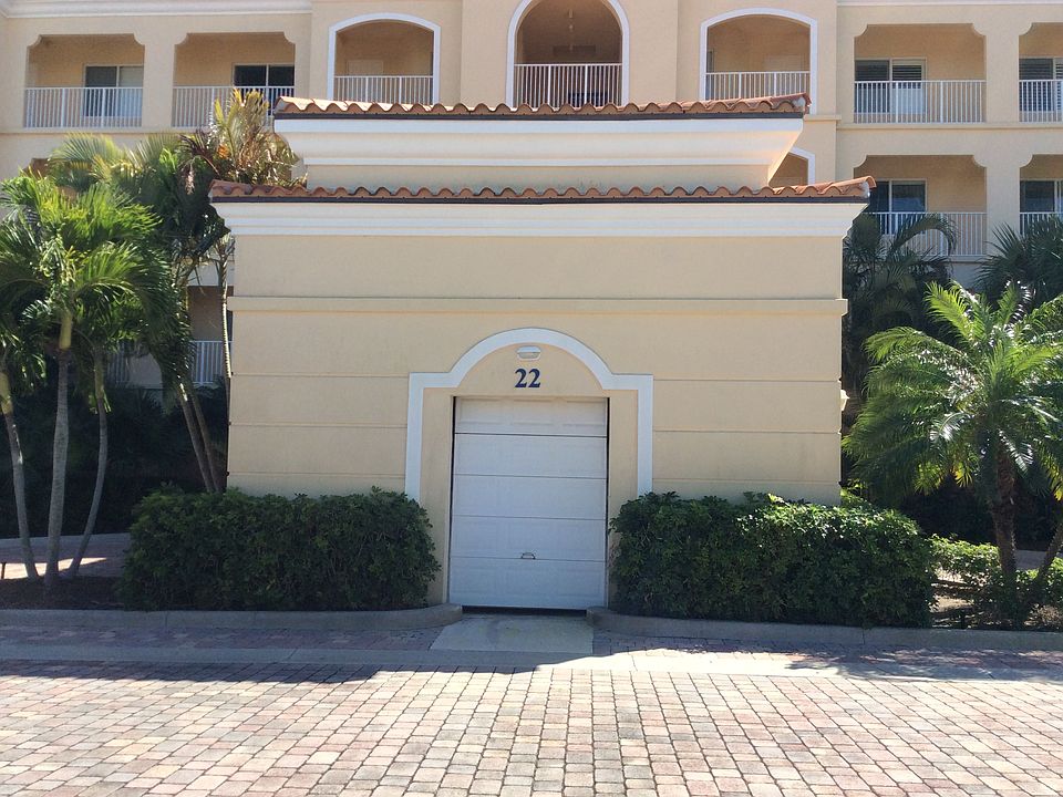 1st image of 22 Harbour Isle Dr #106