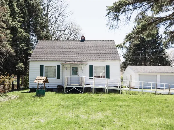 6669 Old Ridge Rd, Fairview, PA 16415