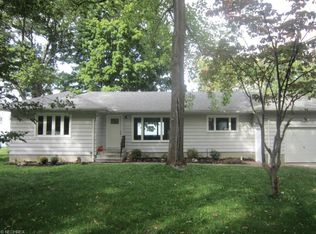 4747 Lake Rd, Sheffield Lake, OH 44054