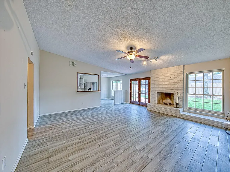 22411 Elsinore Dr — Photo 9