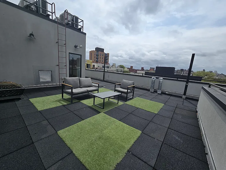 127 Troutman St #2B — Photo 17