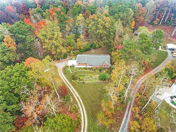2nd image of 2189 Gifford Dr