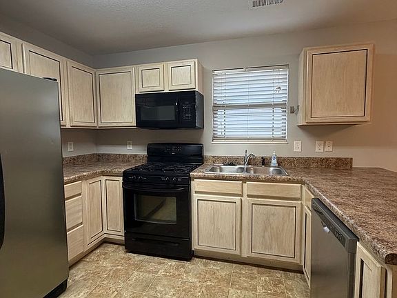 3rd image of 10324 Boston Ln