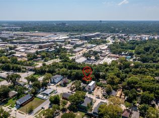 907 Walkway St, Dallas, TX 75212