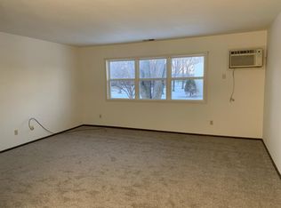 300 W Bert St, Lake Crystal, MN 56055