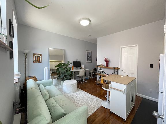 5th image of 301 W 13th St APT 4d