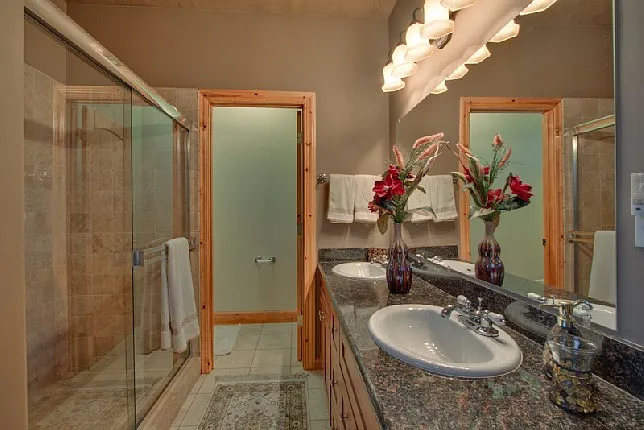 977 Creekwood Dr — Photo 17