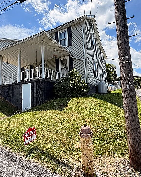 1st image of 104 Pine St