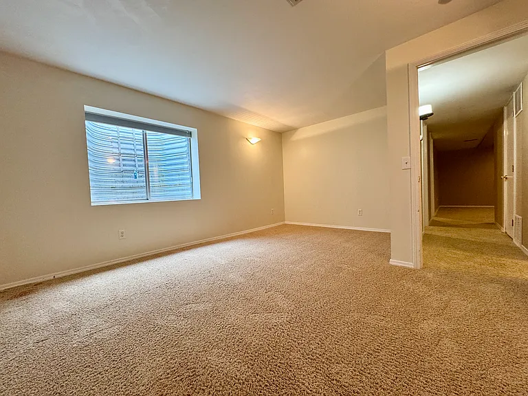 5413 Plumstead Dr — Photo 22