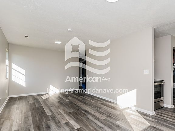 1779684_003_wm_-_living_room_13428324.jpg