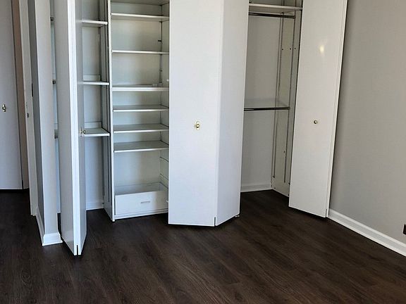 5th image of 2650 N Lakeview Ave APT 1906