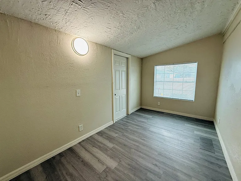 4010 Miramar Way S — Photo 3