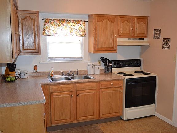 5th image of 468 Westmoreland St