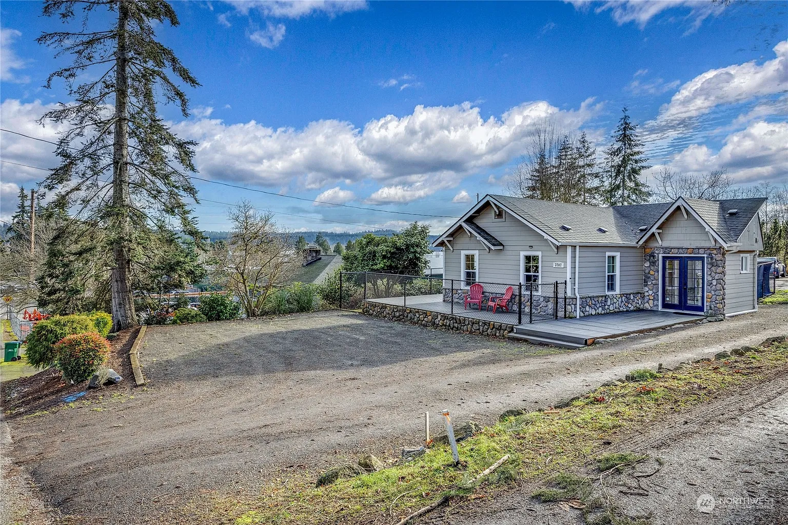 3707 NW Munson Street photo 1
