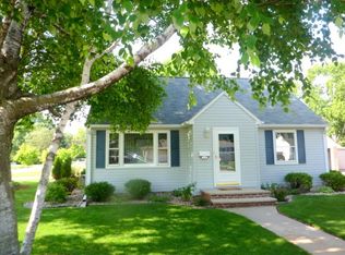 1200 E Lincoln Ave, Little Chute, WI 54140