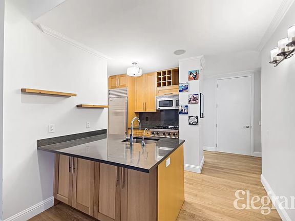 2nd image of 88 Greenwich St APT 715