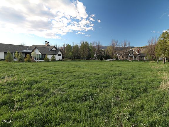5th image of 169 Robins Egg Ln
