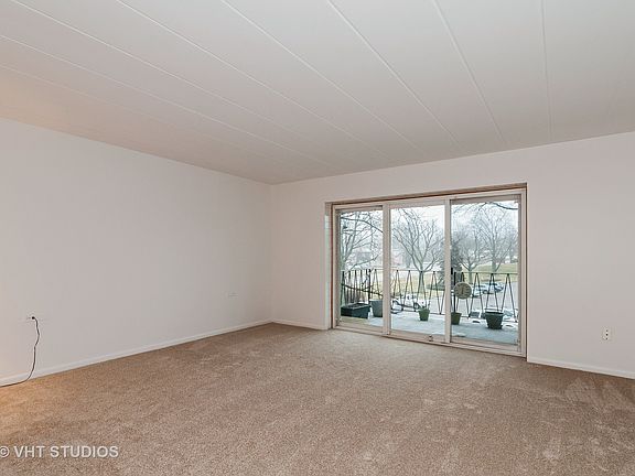 3rd image of 5540 Walnut Ave APT 19B