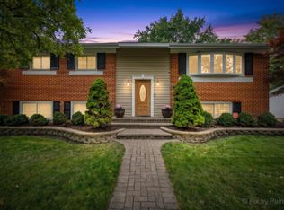 1205 E Patten Dr, Palatine, IL 60074