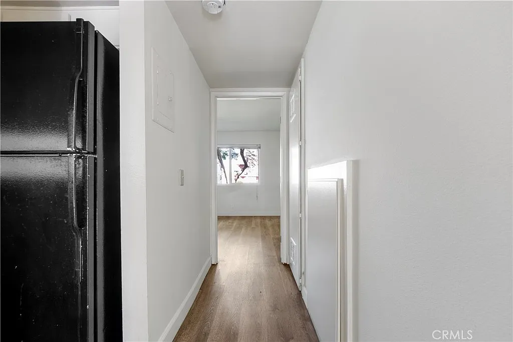 3 bed, 1050 sqft, $3,300 — Photo 4