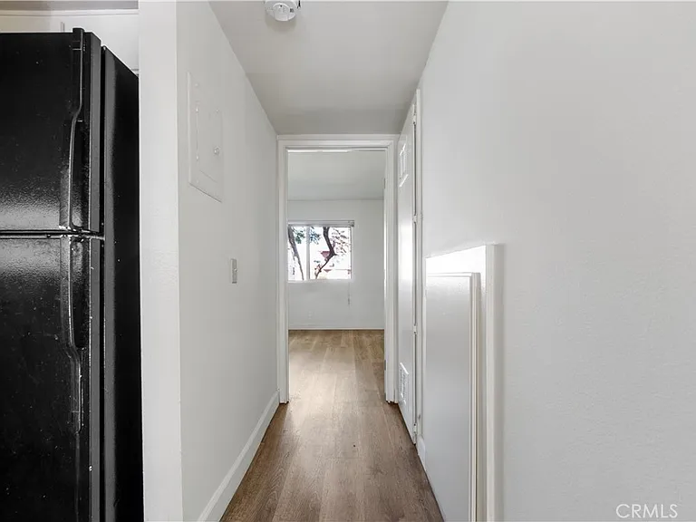 2726 S Menlo Ave — Photo 4