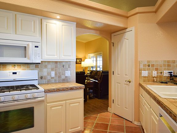 5th image of 2080 Palo Verde Blvd N