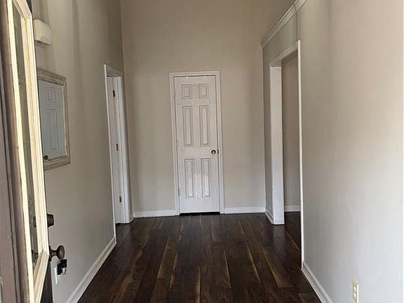 5th image of 122 Wesley Chapel Ln