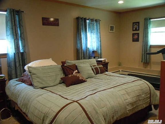 4th image of 60 Cypress Ln