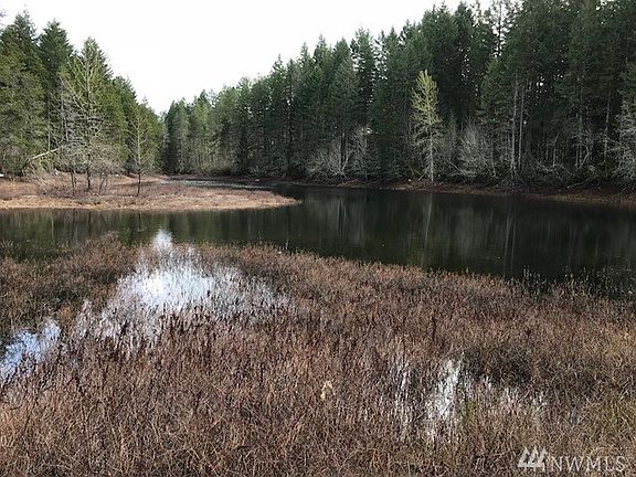 2nd image of 31 NE Circle Dr