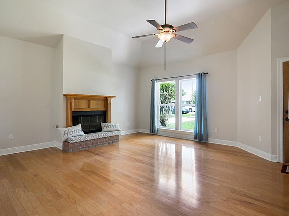 3rd image of 38297 Oakleigh Ln